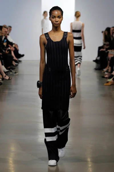 Look 3